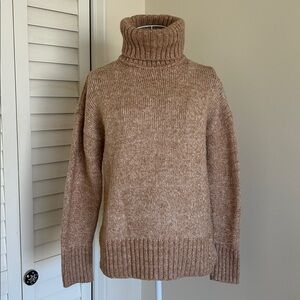Size XS | Banana Republic | Cozy Turtleneck Knit Sweater | Latte